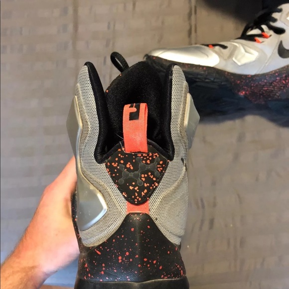 Lebron XIII Rubber City size 11 - Picture 4 of 6